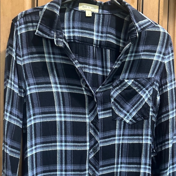 Cloth & Stone Navy & baby blue flannel  Plaid Shirt - Picture 3 of 4